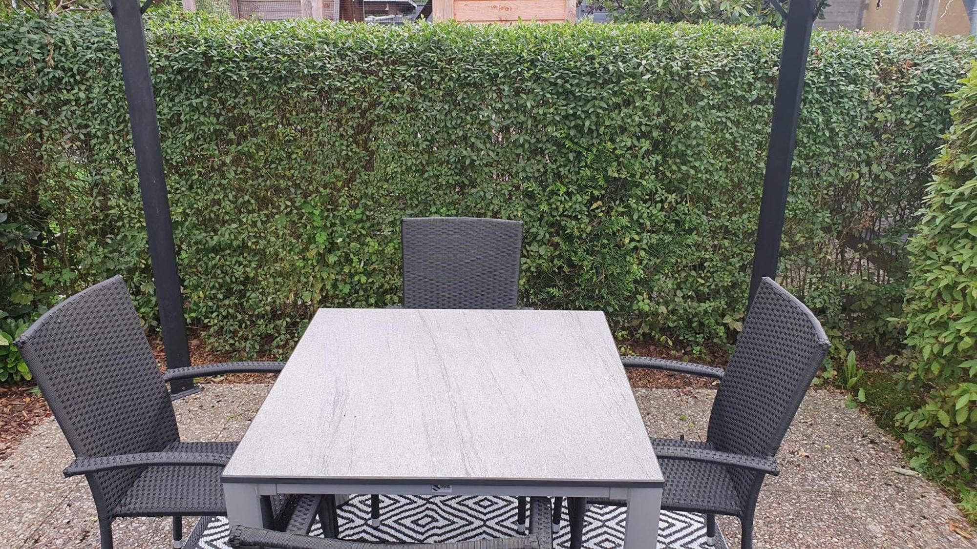 Ferienwohnung Im Gutshof Direkt Gegenueber Dem Schloss, Rhododendronpark Mit Terrasse Und Wlan Kromlau Zewnętrze zdjęcie